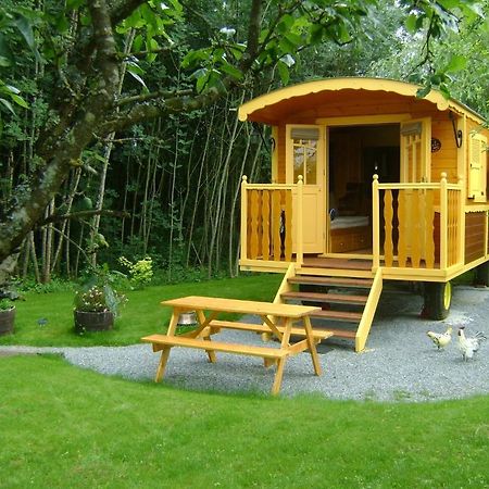 Les Roulottes De Saint-Sulpice Guest House Eksteriør bilde
