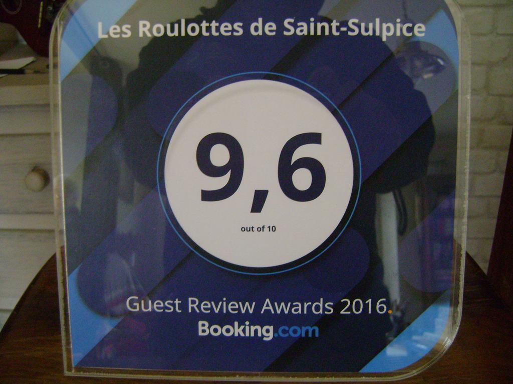 Les Roulottes De Saint-Sulpice Guest House Eksteriør bilde